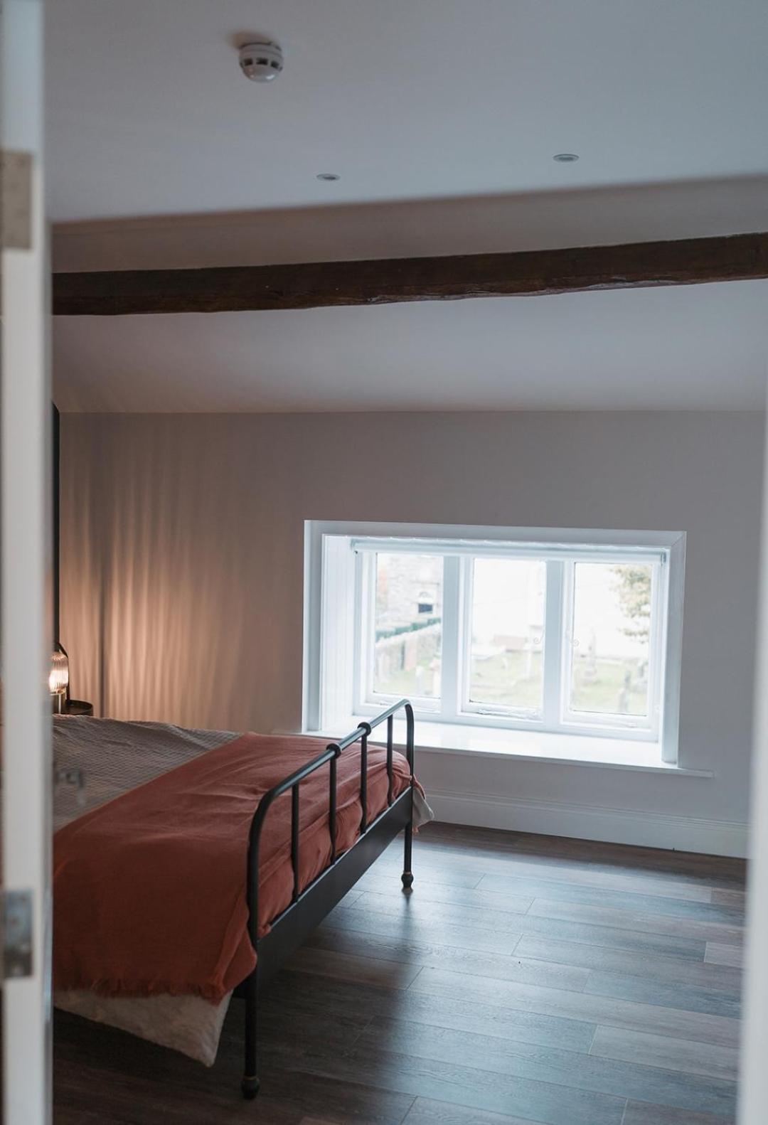 Apartment At 68 Saintfield Exteriér fotografie